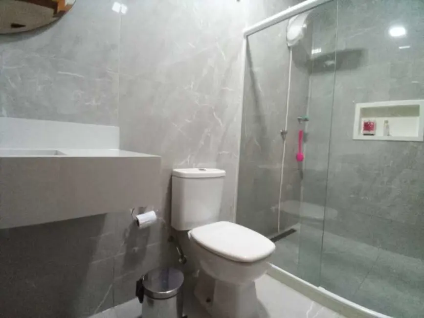 Foto 8 de Casa com 3 quartos à venda, 325m2 em Cabo Frio - RJ