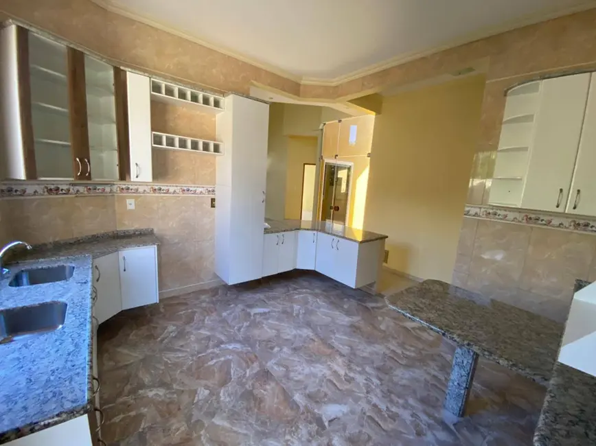 Foto 1 de Casa com 4 quartos para alugar, 800m2 em Ponta Negra, Manaus - AM