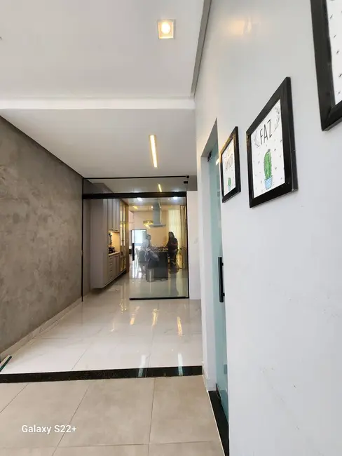 Foto 2 de Casa à venda, 300m2 em Ponta Negra, Manaus - AM