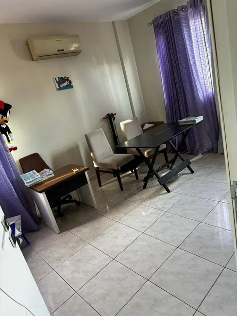 Foto 2 de Casa com 4 quartos à venda em Flores, Manaus - AM