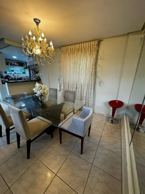 Foto 1 de Casa com 4 quartos à venda em Flores, Manaus - AM
