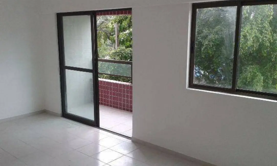 Foto 3 de Apartamento com 3 quartos para alugar, 70m2 em Madalena, Recife - PE