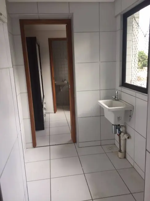 Apartamento com 3 quartos para alugar, 100m2 em Casa Forte, Recife - PE - imagem 9 Foto 9 de Apartamento com 3 quartos para alugar, 100m2 em Casa Forte, Recife - PE