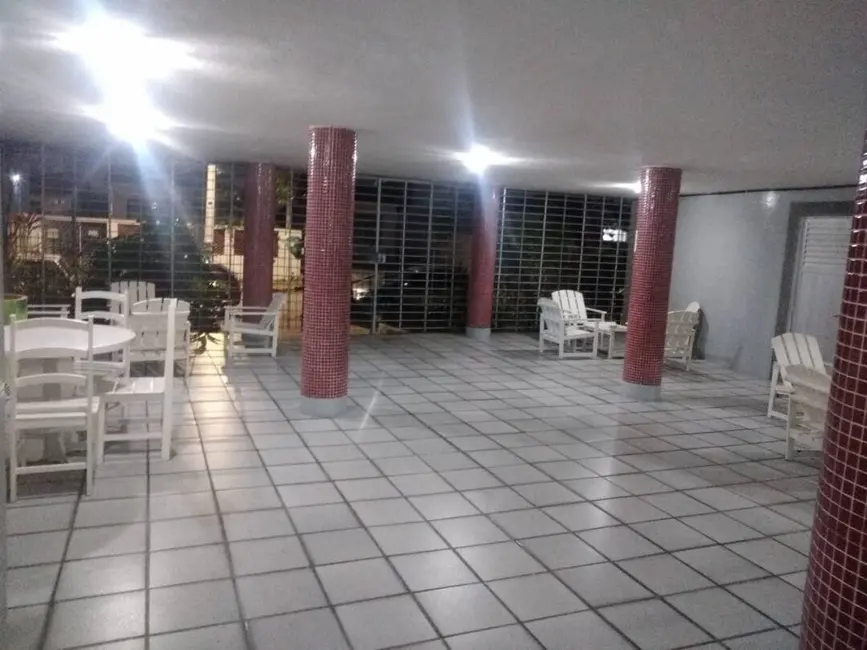 Foto 2 de Apartamento com 1 quarto para alugar, 50m2 em Boa Vista, Recife - PE