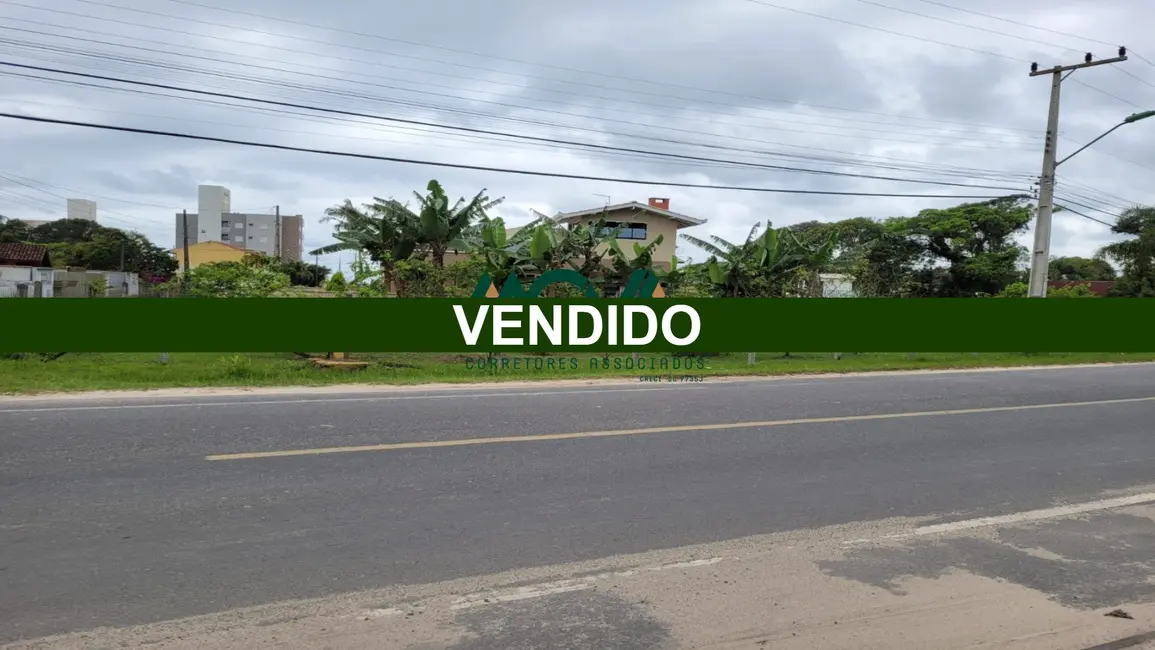 Foto 1 de Terreno / Lote à venda, 410m2 em Itapoa - SC