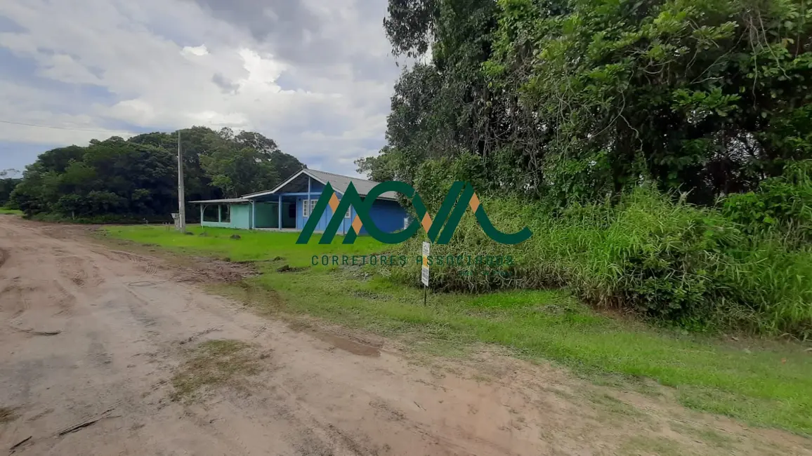 Foto 1 de Terreno / Lote à venda, 500m2 em Itapoa - SC