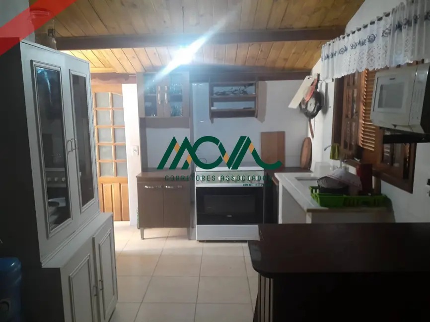 Foto 3 de Casa com 3 quartos para alugar, 90m2 em Itapoa - SC