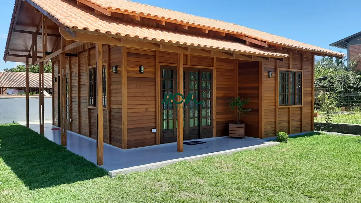 Foto 3 de Casa com 2 quartos à venda, 70m2 em Itapoa - SC