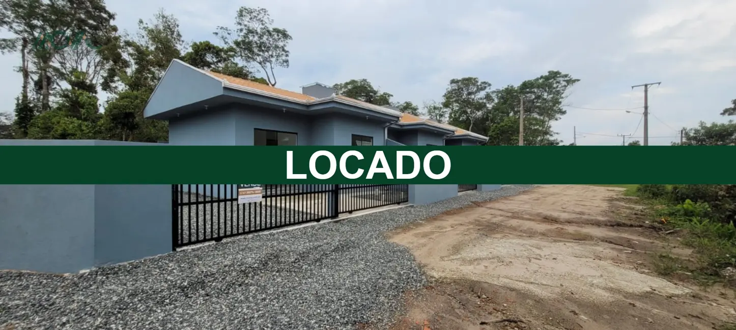 Foto 2 de Casa com 2 quartos para alugar, 46m2 em Itapoa - SC