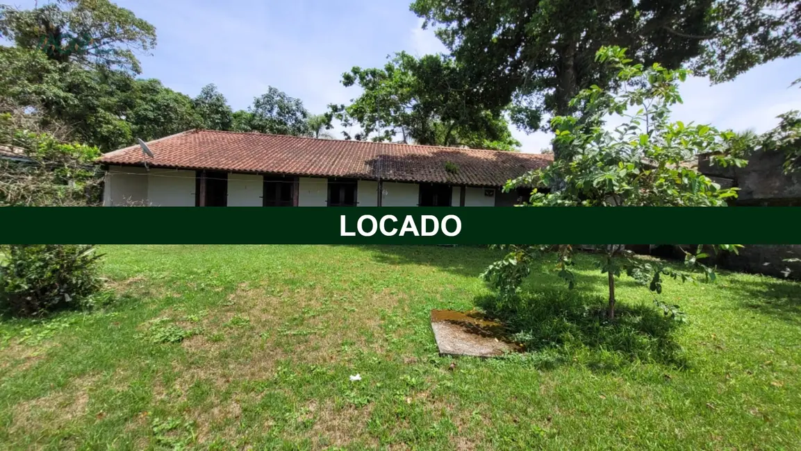 Foto 1 de Casa com 4 quartos para alugar, 149m2 em Itapoa - SC