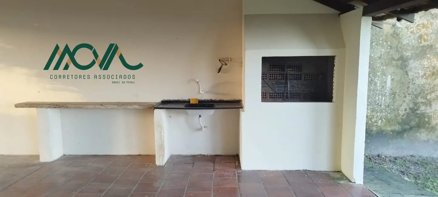 Foto 9 de Casa com 4 quartos para alugar, 149m2 em Itapoa - SC