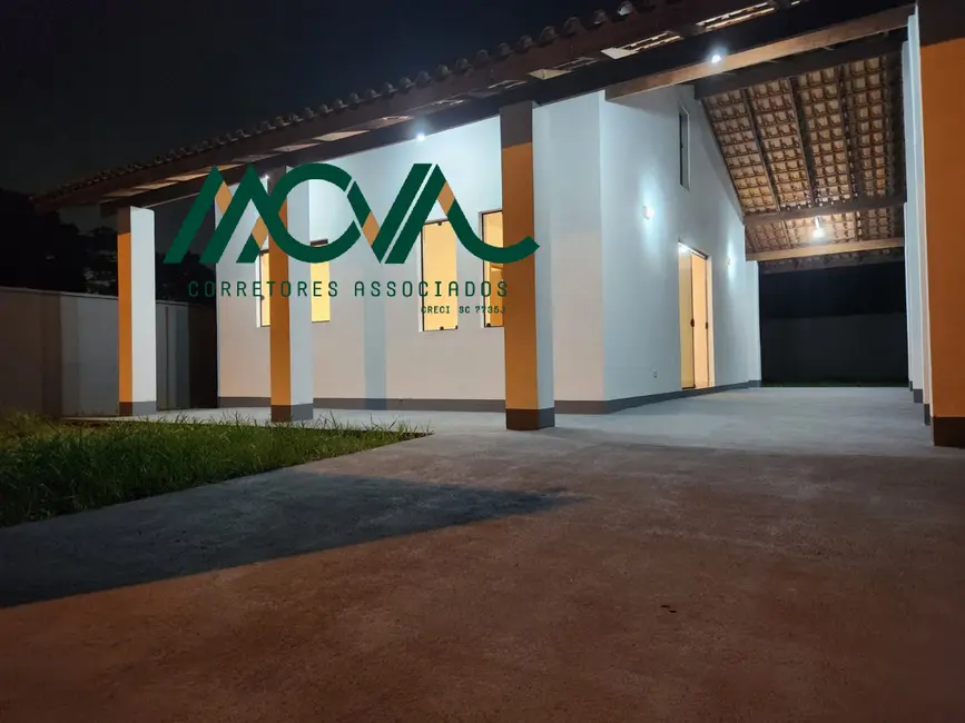 Foto 9 de Casa com 2 quartos para alugar, 80m2 em Itapoa - SC