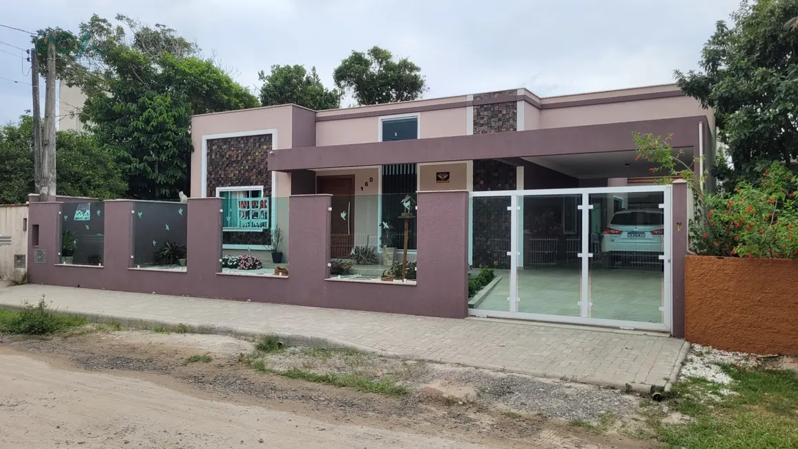 Foto 2 de Casa com 3 quartos à venda, 200m2 em Itapoa - SC