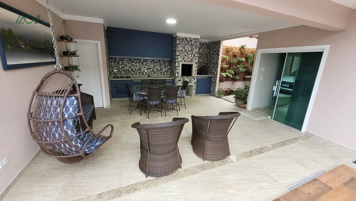 Foto 9 de Casa com 3 quartos à venda, 200m2 em Itapoa - SC