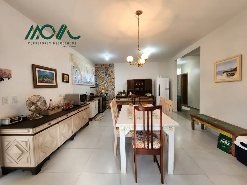 Foto 9 de Casa com 3 quartos à venda, 140m2 em Itapoa - SC