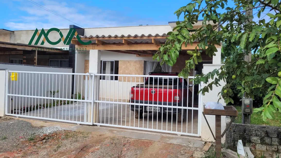 Foto 3 de Casa com 2 quartos à venda, 54m2 em Itapoa - SC