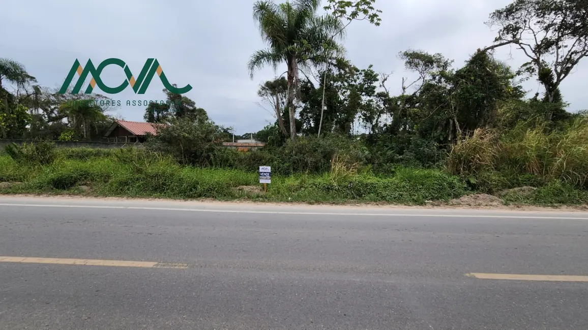 Foto 1 de Terreno / Lote à venda, 450m2 em Itapoa - SC