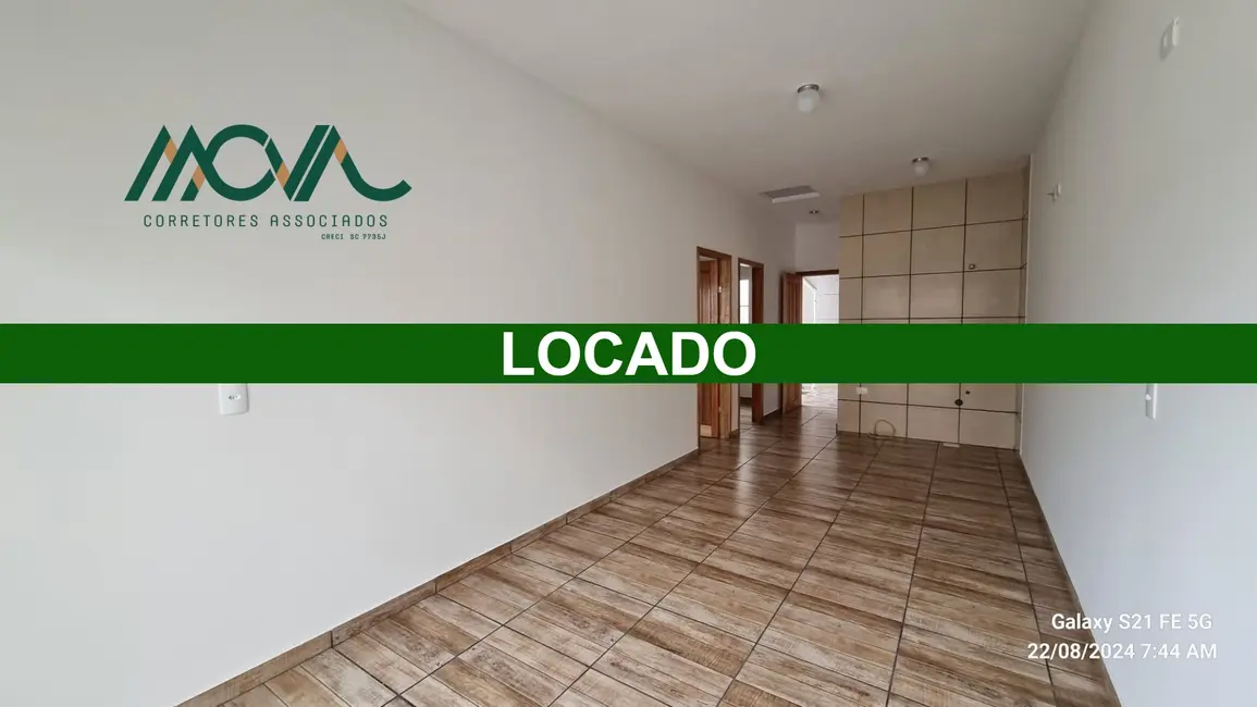 Foto 2 de Casa com 2 quartos para alugar, 80m2 em Itapoa - SC