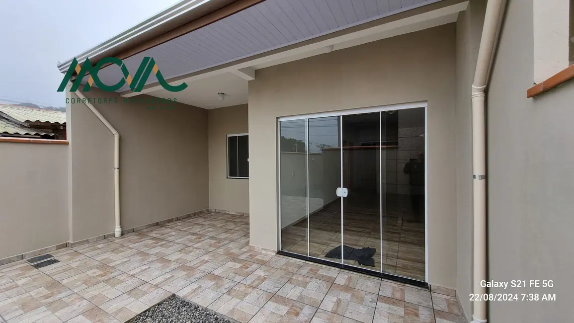 Foto 2 de Casa com 2 quartos para alugar, 80m2 em Itapoa - SC