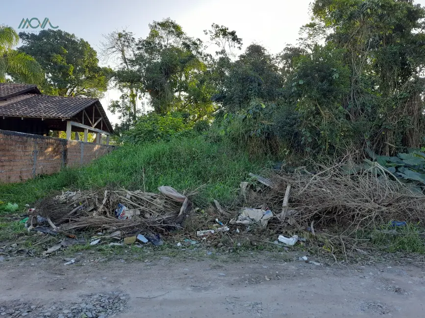 Foto 1 de Terreno / Lote à venda, 360m2 em Itapoa - SC