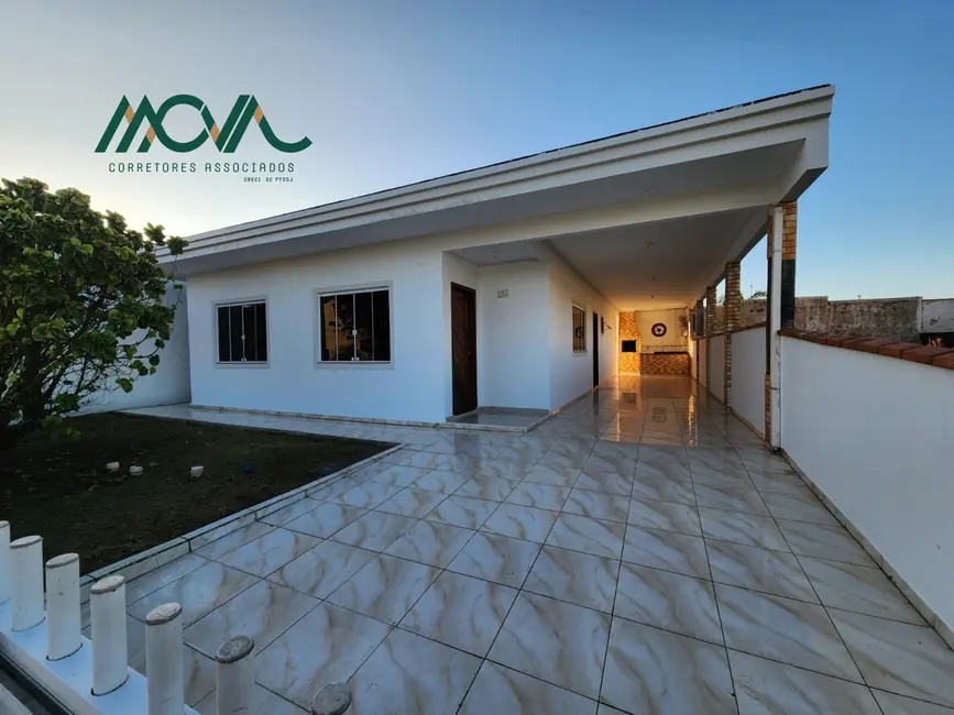 Foto 3 de Casa com 3 quartos para alugar, 140m2 em Itapoa - SC