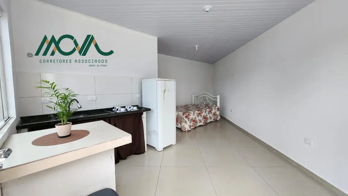 Foto 2 de Casa com 1 quarto para alugar, 35m2 em Itapoa - SC