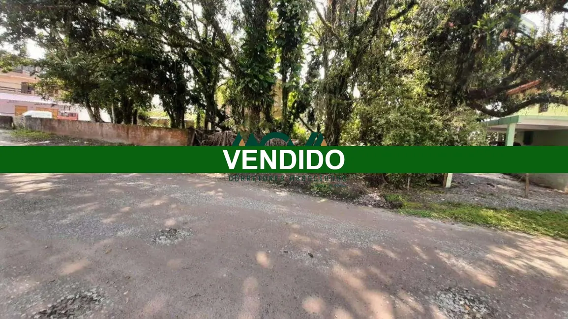 Foto 2 de Terreno / Lote à venda, 375m2 em Itapoa - SC