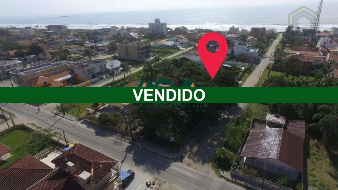 Foto 1 de Terreno / Lote à venda, 375m2 em Itapoa - SC