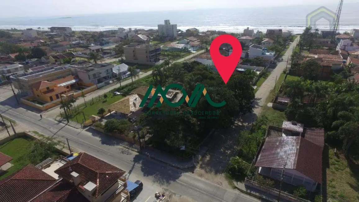 Foto 1 de Terreno / Lote à venda, 375m2 em Itapoa - SC