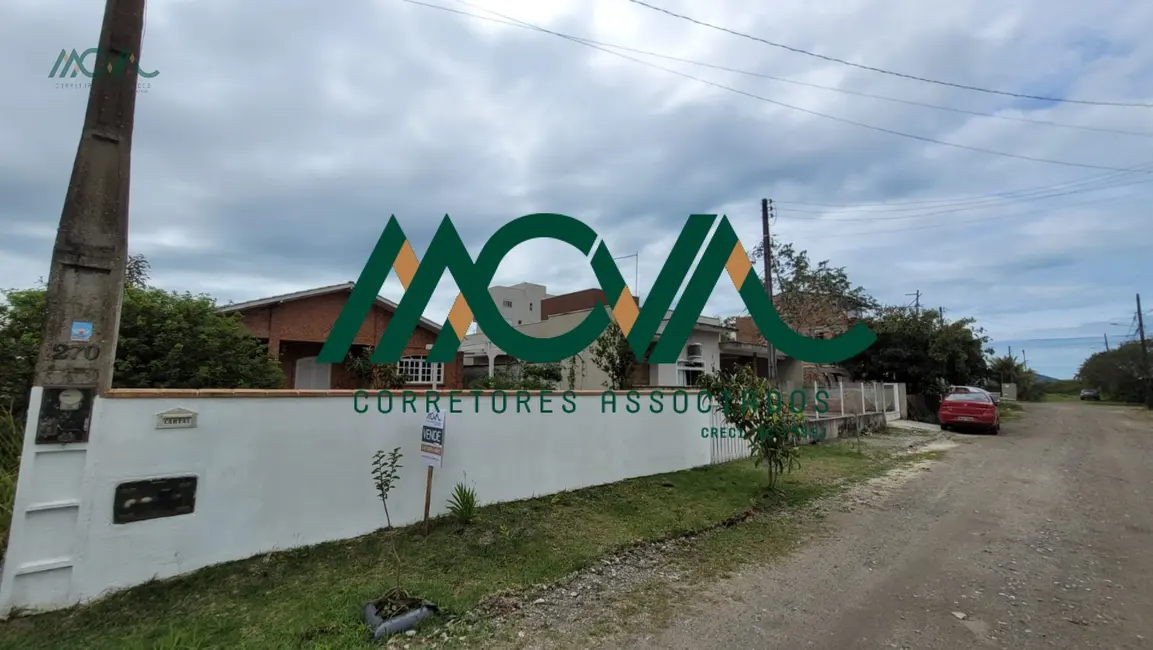 Foto 1 de Casa com 3 quartos à venda, 118m2 em Itapoa - SC