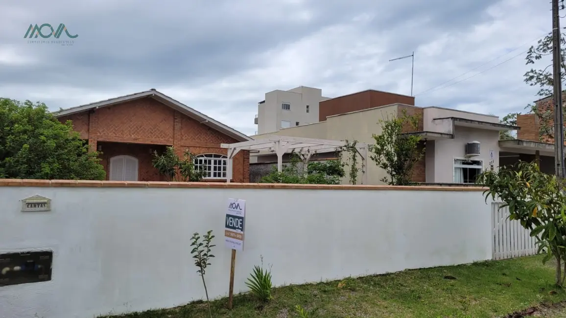 Foto 1 de Casa com 3 quartos à venda, 118m2 em Itapoa - SC