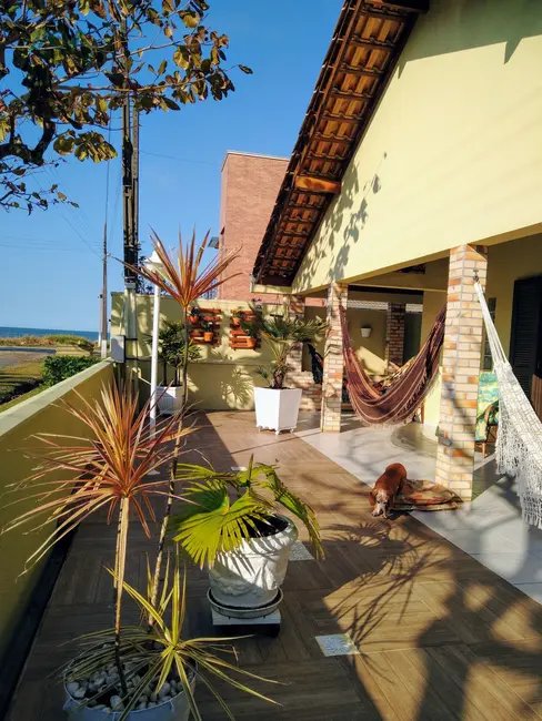 Foto 1 de Casa com 5 quartos à venda, 197m2 em Itapoa - SC