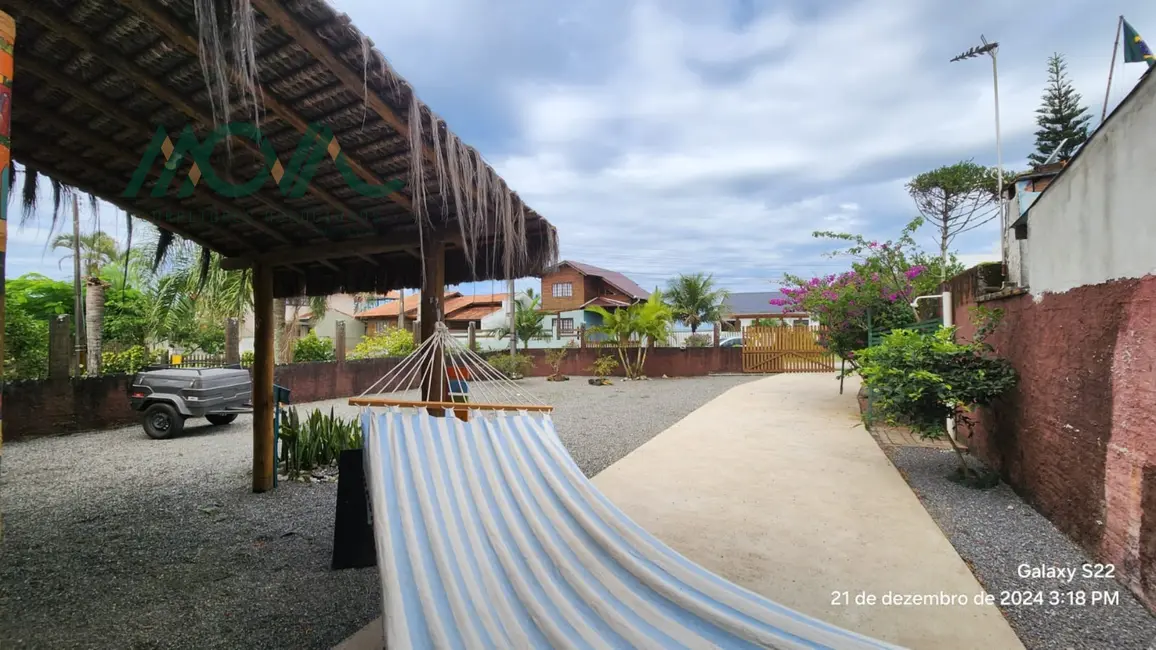 Foto 4 de Casa com 3 quartos à venda, 130m2 em Itapoa - SC