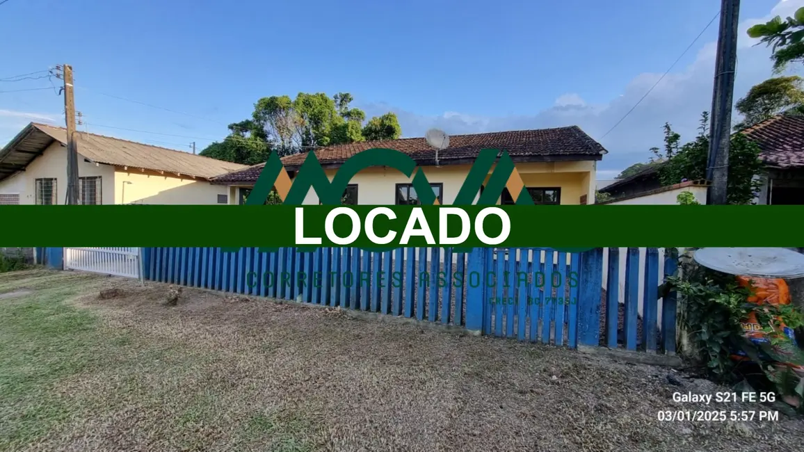 Foto 1 de Casa com 3 quartos para alugar, 90m2 em Itapoa - SC