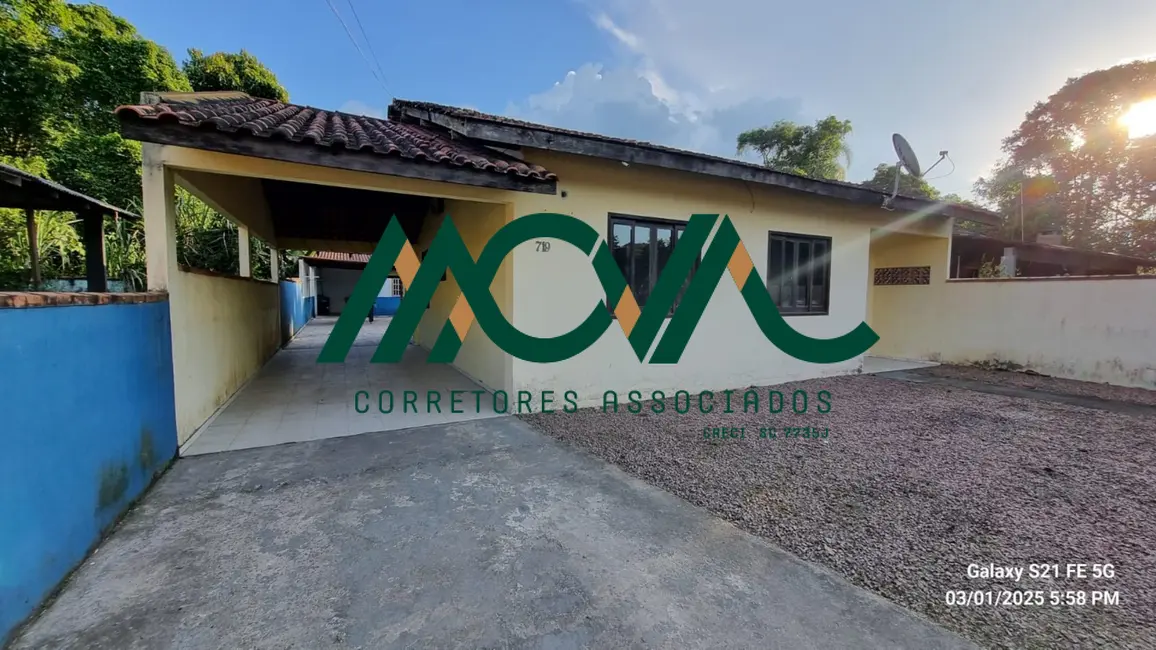 Foto 3 de Casa com 3 quartos para alugar, 90m2 em Itapoa - SC