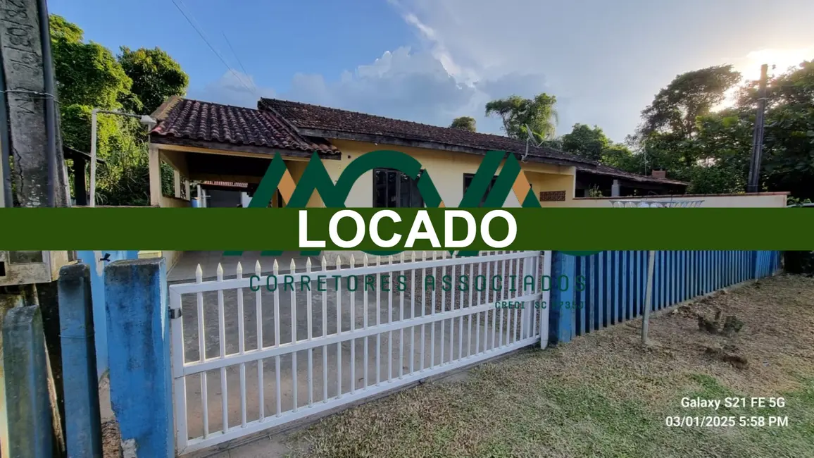 Foto 2 de Casa com 3 quartos para alugar, 90m2 em Itapoa - SC