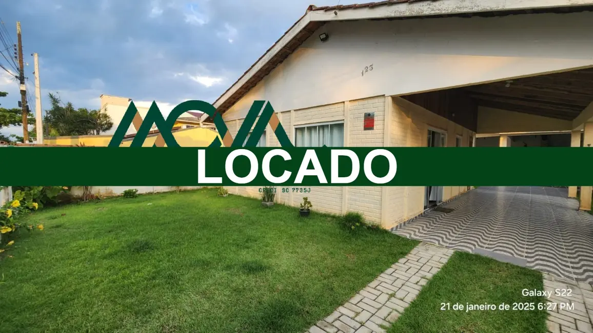 Foto 1 de Casa com 4 quartos para alugar, 141m2 em Itapoa - SC