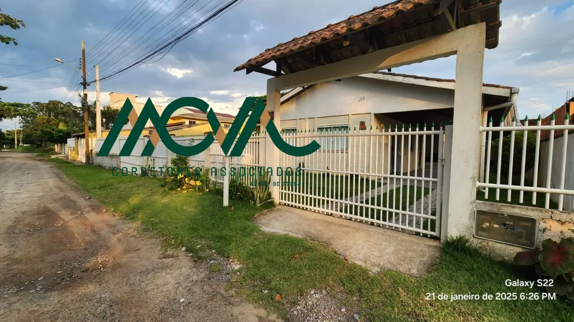 Foto 6 de Casa com 4 quartos para alugar, 141m2 em Itapoa - SC