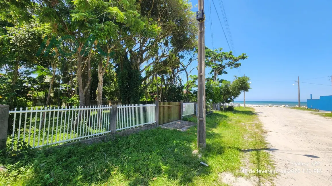 Foto 1 de Terreno / Lote à venda, 384m2 em Itapoa - SC