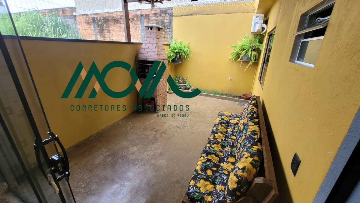 Casa com 3 quartos à venda, 77m2 em Itapoa - SC - imagem 4 Foto 4 de Casa com 3 quartos à venda, 77m2 em Itapoa - SC