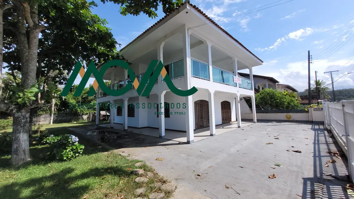 Casa com 5 quartos à venda, 319m2 em Itapoa - SC - imagem 5 Foto 5 de Casa com 5 quartos à venda, 319m2 em Itapoa - SC