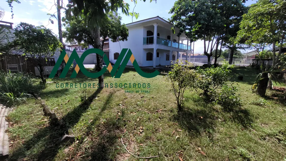 Foto 8 de Casa com 5 quartos à venda, 319m2 em Itapoa - SC