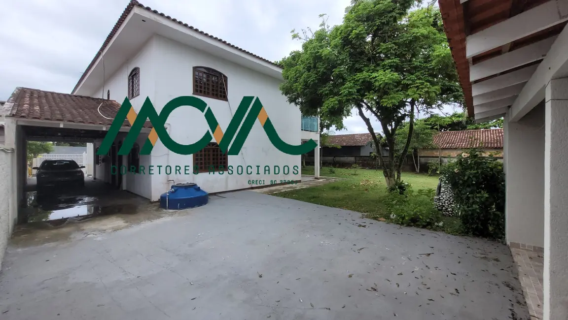 Casa com 5 quartos à venda, 319m2 em Itapoa - SC - imagem 7 Foto 7 de Casa com 5 quartos à venda, 319m2 em Itapoa - SC