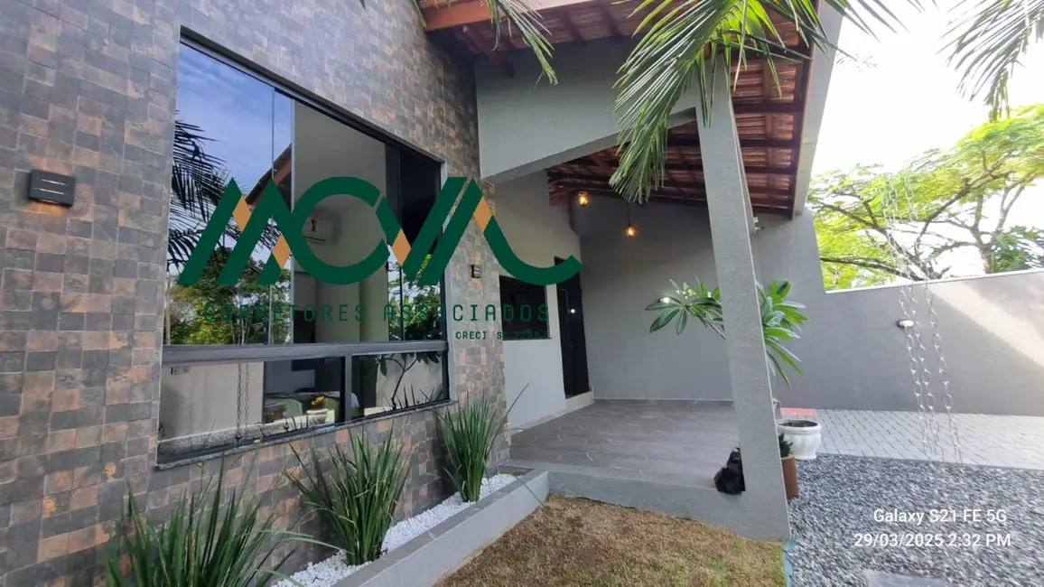 Foto 1 de Casa com 3 quartos à venda, 114m2 em Itapoa - SC