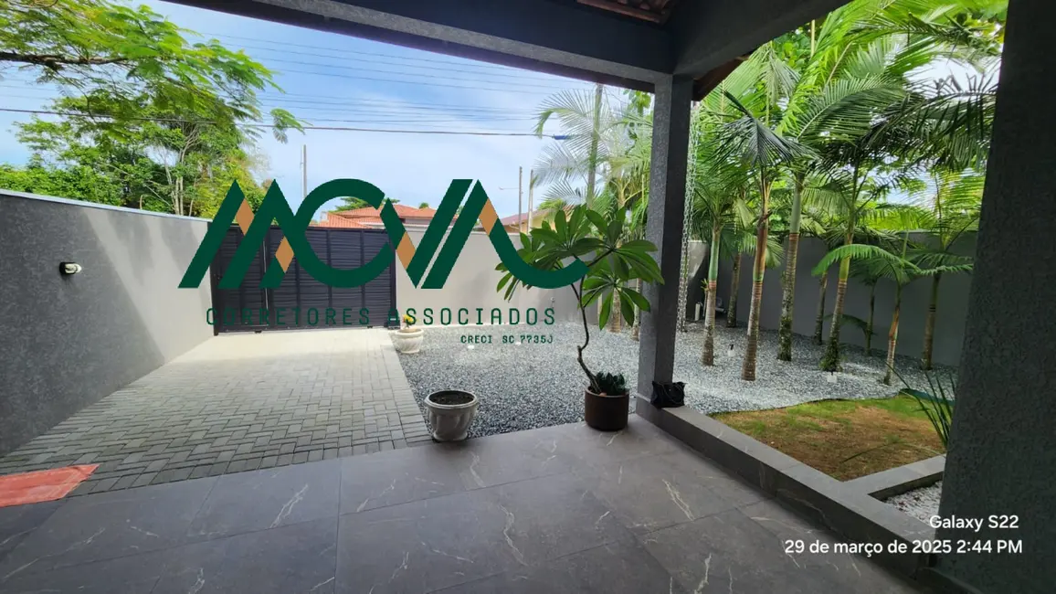 Foto 9 de Casa com 3 quartos à venda, 114m2 em Itapoa - SC