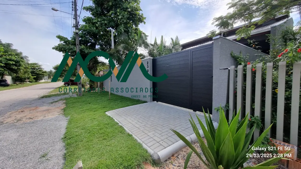 Foto 5 de Casa com 3 quartos à venda, 114m2 em Itapoa - SC