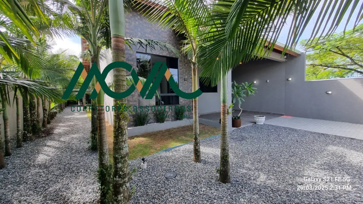 Foto 2 de Casa com 3 quartos à venda, 114m2 em Itapoa - SC