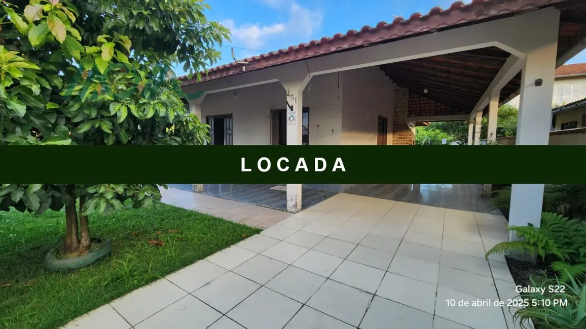 Foto 1 de Casa com 3 quartos para alugar, 90m2 em Itapoa - SC