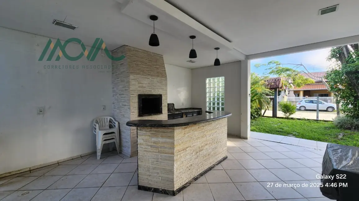 Foto 5 de Casa com 4 quartos para alugar, 100m2 em Itapoa - SC