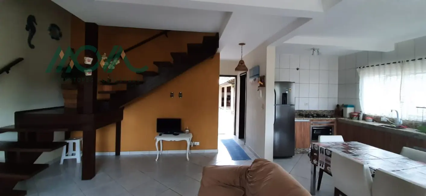 Foto 7 de Casa com 3 quartos para alugar, 155m2 em Itapoa - SC